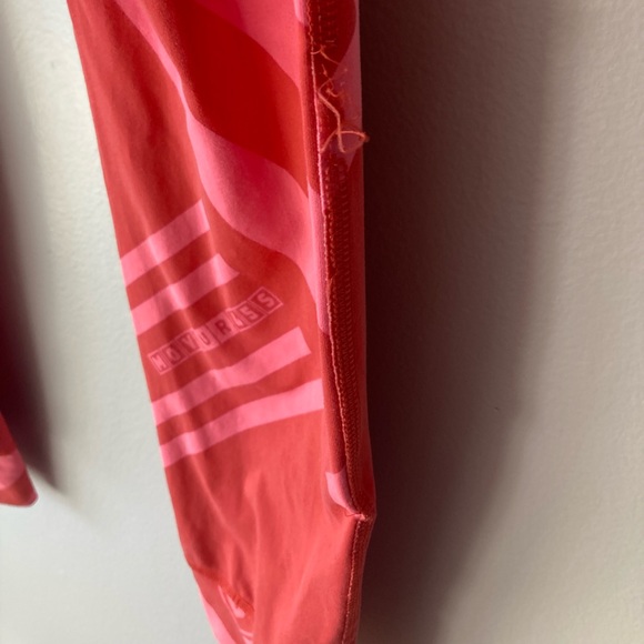 Reebok - Picture 3 of 7